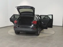 Audi Q2 30 TDI intense in brillantschwarz klar