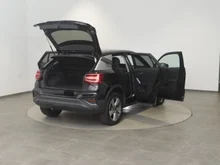 Audi Q2 30 TDI intense in brillantschwarz klar