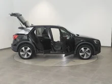 Audi Q2 30 TDI intense in brillantschwarz klar