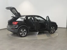 Audi Q2 30 TDI intense in brillantschwarz klar