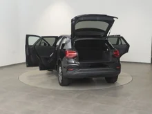 Audi Q2 30 TDI intense in brillantschwarz klar