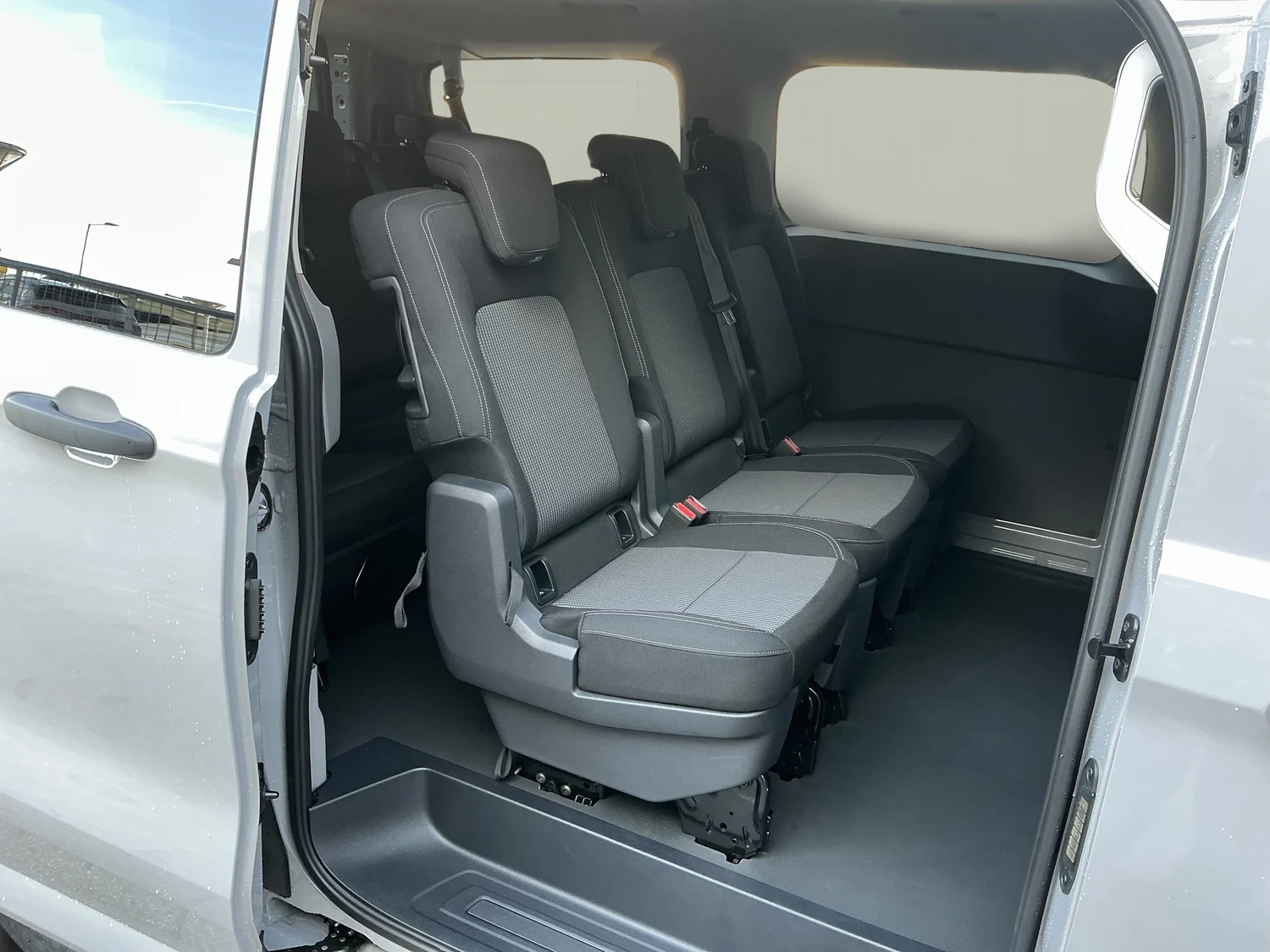 Bild eines VW Transporter Kombi TDI