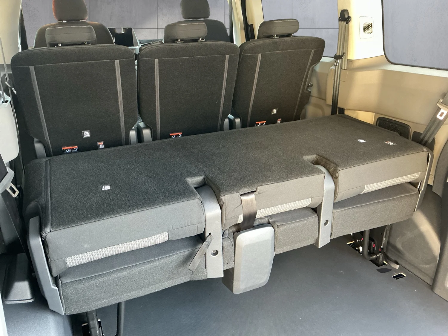 Bild eines VW Transporter Kombi TDI