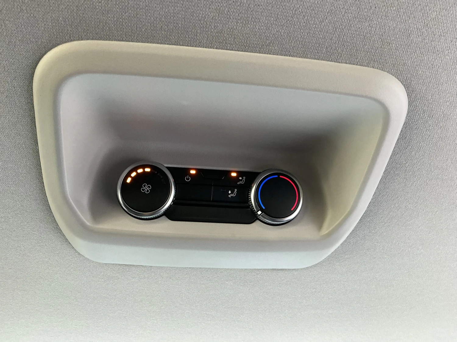 Bild eines VW Transporter Kombi TDI