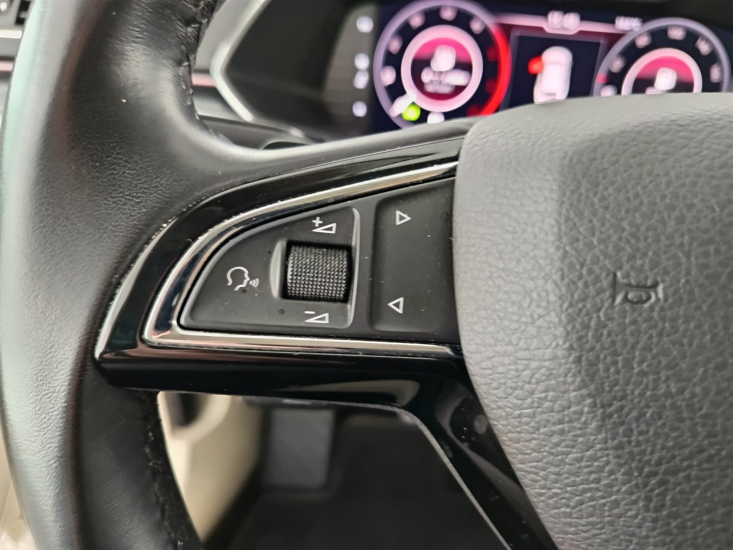 Škoda SUPERB Combi Style TDI DSG | Bild 16 von 34