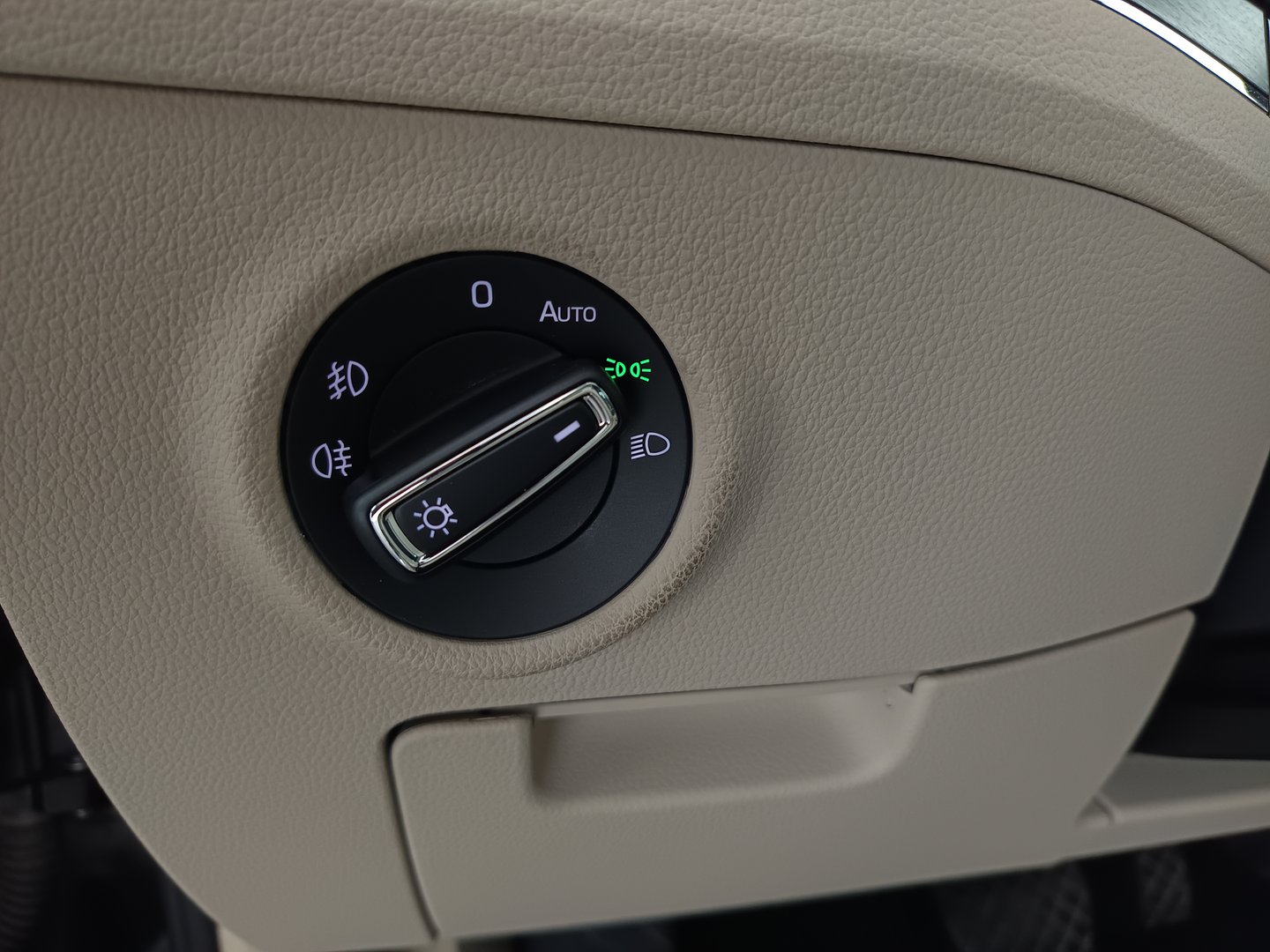 Škoda SUPERB Combi Style TDI DSG | Bild 12 von 34