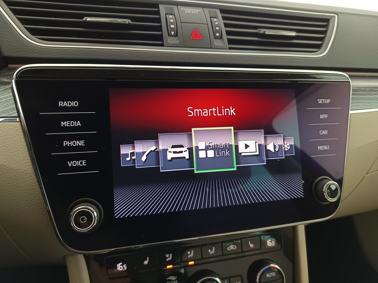 Škoda SUPERB Combi Style TDI DSG | Bild 21 von 34