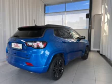 Jeep Compass 1.3 PHEV S AT 4xe in blau