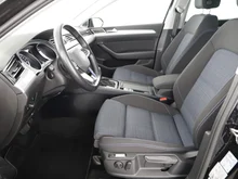 VW Passat Variant GTE Variant in DEEP BLACK PERLEFFEKT