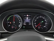 VW Passat Variant GTE Variant in DEEP BLACK PERLEFFEKT