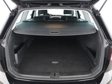 VW Passat Variant GTE Variant in DEEP BLACK PERLEFFEKT