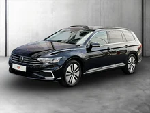 VW Passat Variant GTE Variant in DEEP BLACK PERLEFFEKT