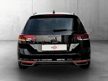 VW Passat Variant GTE Variant in DEEP BLACK PERLEFFEKT