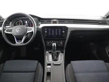 VW Passat Variant GTE Variant in DEEP BLACK PERLEFFEKT