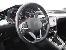 VW Passat Variant GTE Variant in DEEP BLACK PERLEFFEKT