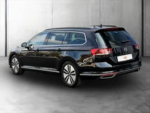 VW Passat Variant GTE Variant in DEEP BLACK PERLEFFEKT