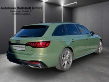 Audi A4 Avant 40 TFSI quattro S line in M4 Distriktgrün Metallic