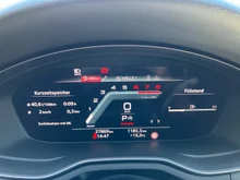 Audi A4 Avant 40 TFSI quattro S line in M4 Distriktgrün Metallic
