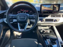 Audi A4 Avant 40 TFSI quattro S line in M4 Distriktgrün Metallic