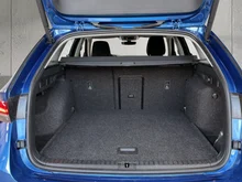Škoda Octavia Combi Selection TSI mHEV DSG in Race-Blau Metallic