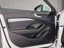 Audi A5 Avant TFSI in GLETSCHERWEISS METALLIC