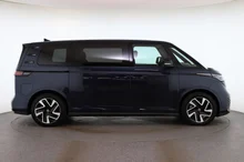 VW ID Buzz ID. Buzz Pro LR 210 kW in Starlight Blue Metallic