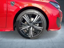 Peugeot 308 GT Pack in rot