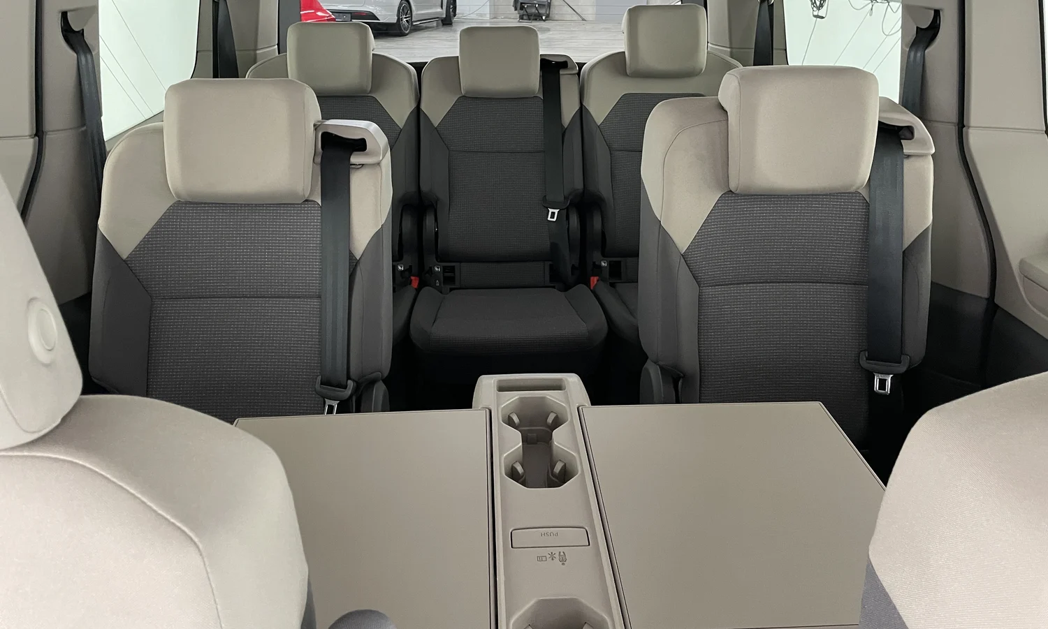 Bild eines VW Multivan Business ÜH TDI