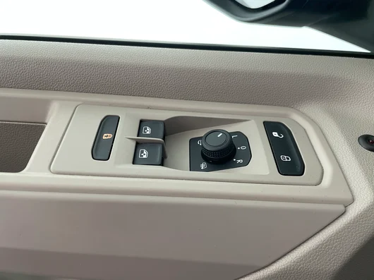 Bild eines VW Multivan Business ÜH TDI