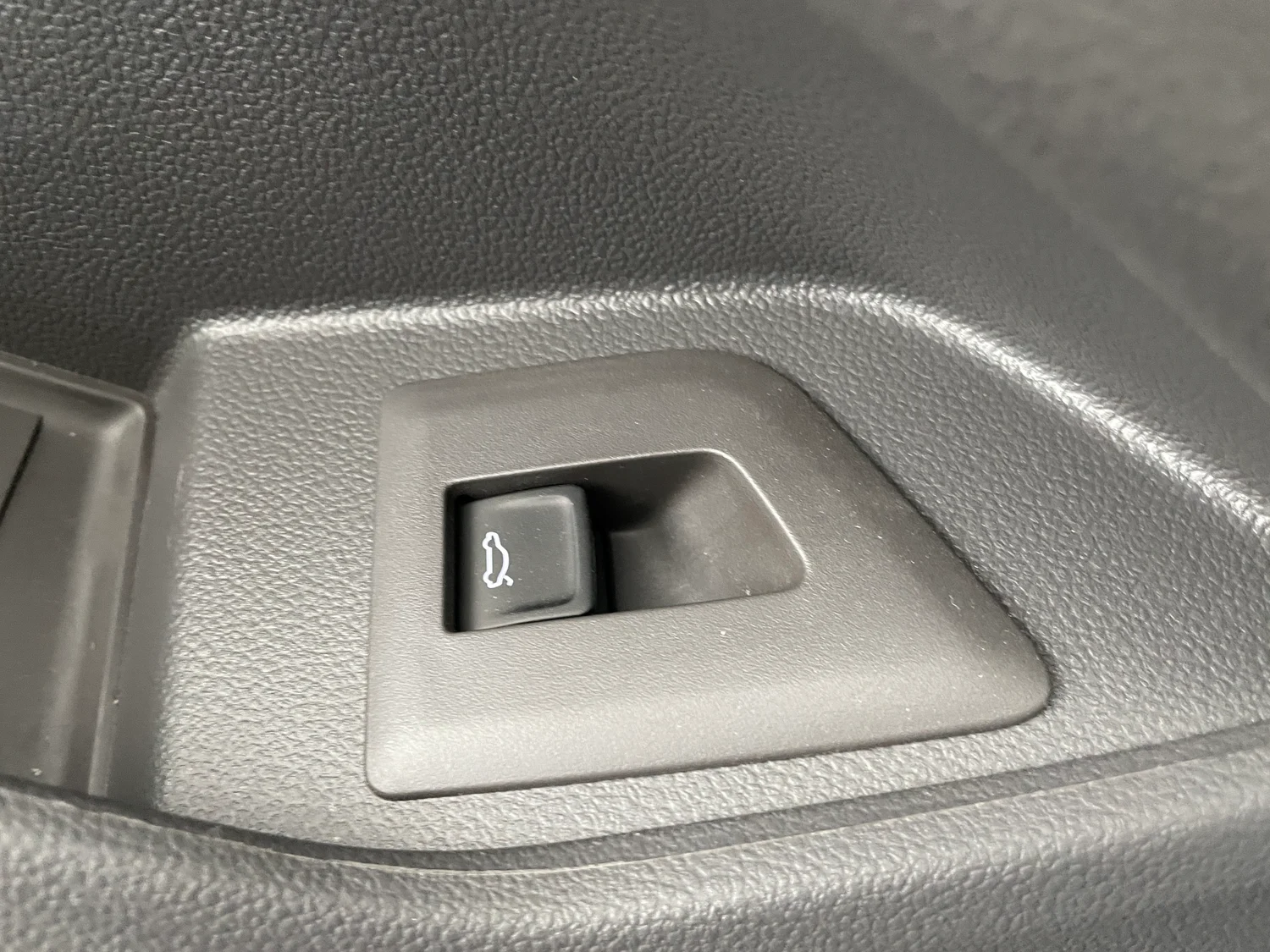 Bild eines VW Multivan Business ÜH TDI