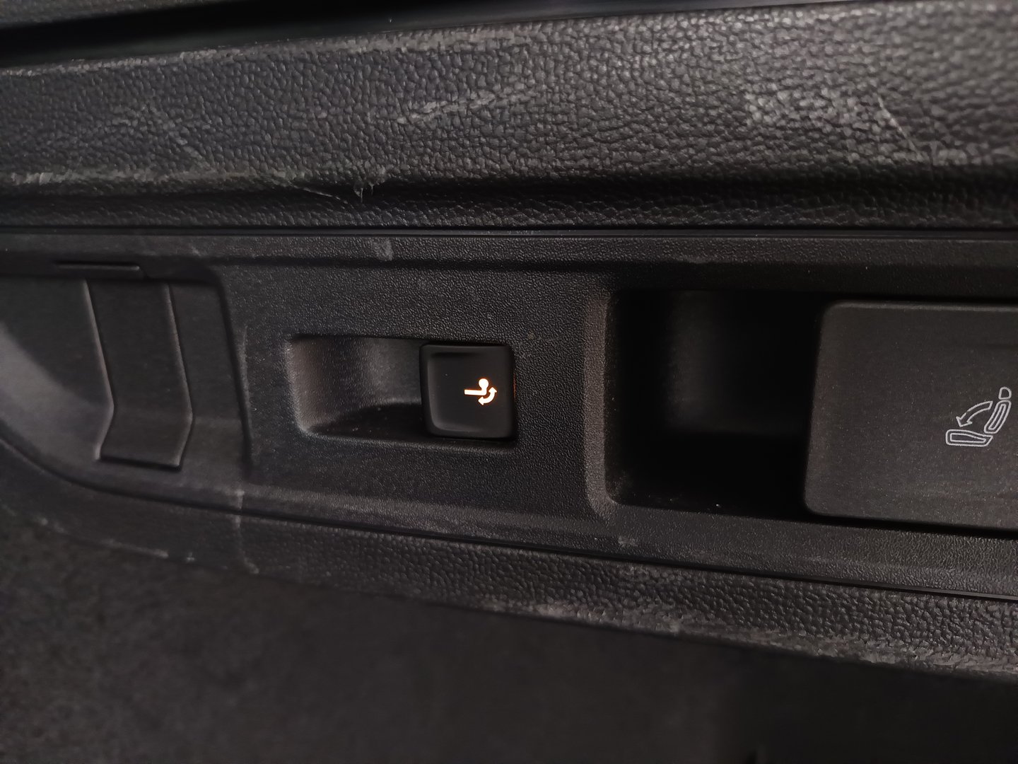 VW Passat Variant Business TDI DSG | Bild 36 von 40