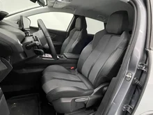 Peugeot 3008 Hybrid 225 PHEV e-EAT8 Allure Aut. in grau
