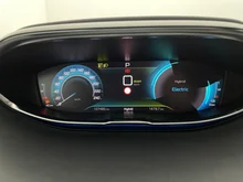 Peugeot 3008 Hybrid 225 PHEV e-EAT8 Allure Aut. in grau