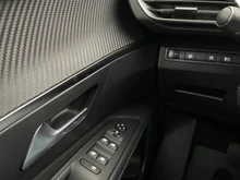 Peugeot 3008 Hybrid 225 PHEV e-EAT8 Allure Aut. in grau