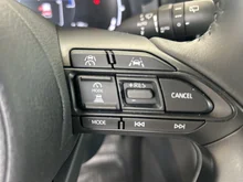 Toyota Yaris Cross Hybrid FWD Active Drive in silber - metallic