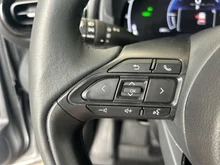 Toyota Yaris Cross Hybrid FWD Active Drive in silber - metallic