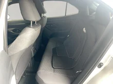 Toyota Yaris Cross Hybrid FWD Active Drive in silber - metallic