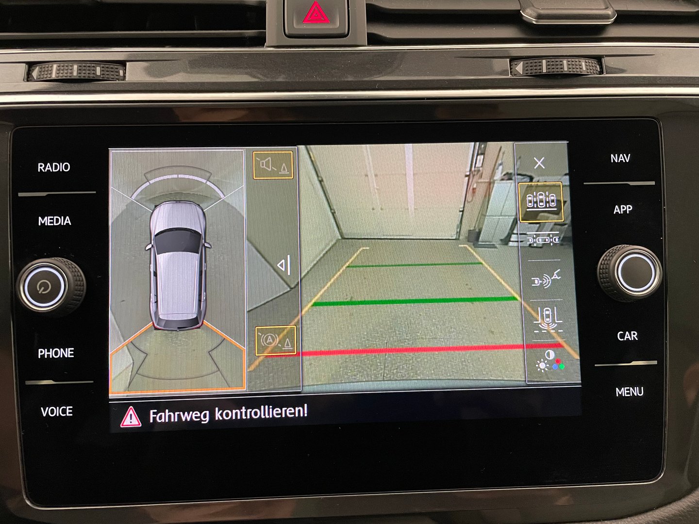 VW Tiguan Allspace Highline TDI DSG | Bild 16 von 35