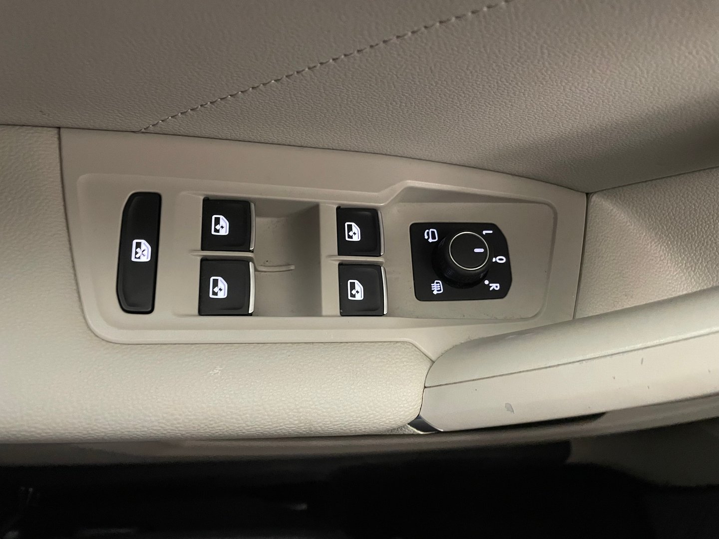 VW Tiguan Allspace Highline TDI DSG | Bild 23 von 35