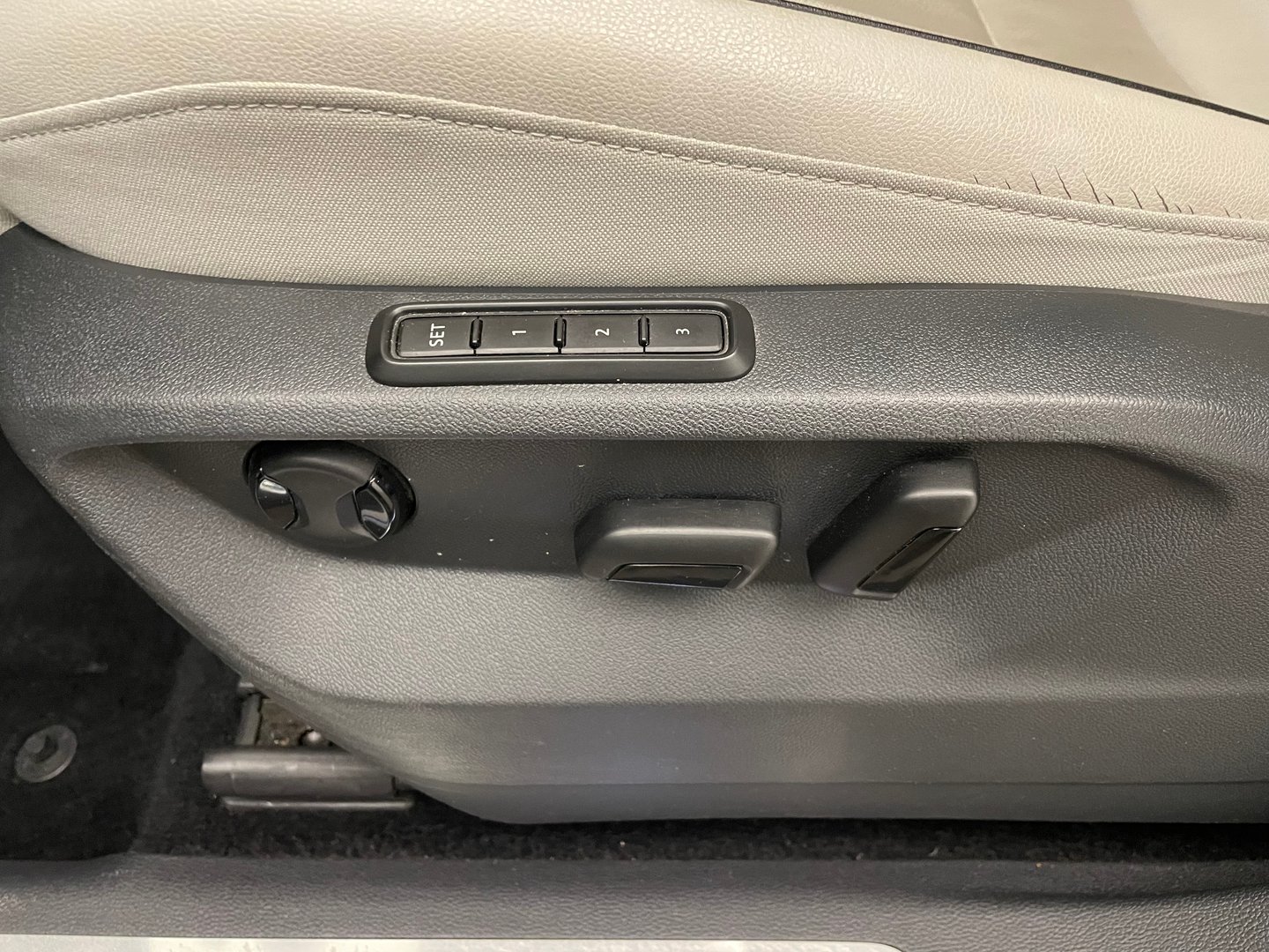 VW Tiguan Allspace Highline TDI DSG | Bild 28 von 35