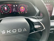 Škoda Octavia Combi Sportline TDI DSG in Black-Magic Perleffekt