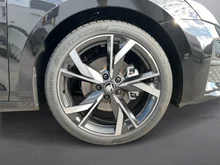 Škoda Octavia Combi Sportline TDI DSG in Black-Magic Perleffekt