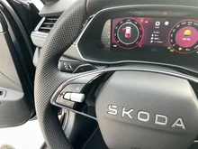 Škoda Octavia Combi Sportline TDI DSG in Black-Magic Perleffekt