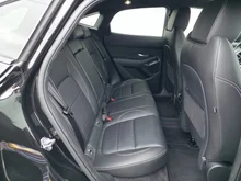 Jaguar E-Pace 1,5 P300e PHEV AWD R-Dynamic SE Aut. in schwarz