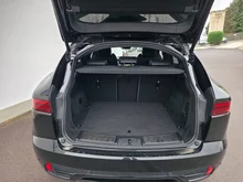 Jaguar E-Pace 1,5 P300e PHEV AWD R-Dynamic SE Aut. in schwarz