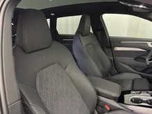 Audi A6 Avant e-hybrid quattro 270 kW in Firmamentblau Metallic