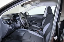 Škoda Fabia Essence in Black-Magic Perleffekt