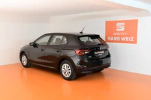 Škoda Fabia Essence in Black-Magic Perleffekt