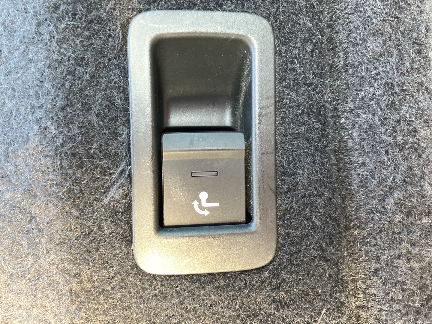 Audi A4 Avant 30 TDI | Bild 26 von 28