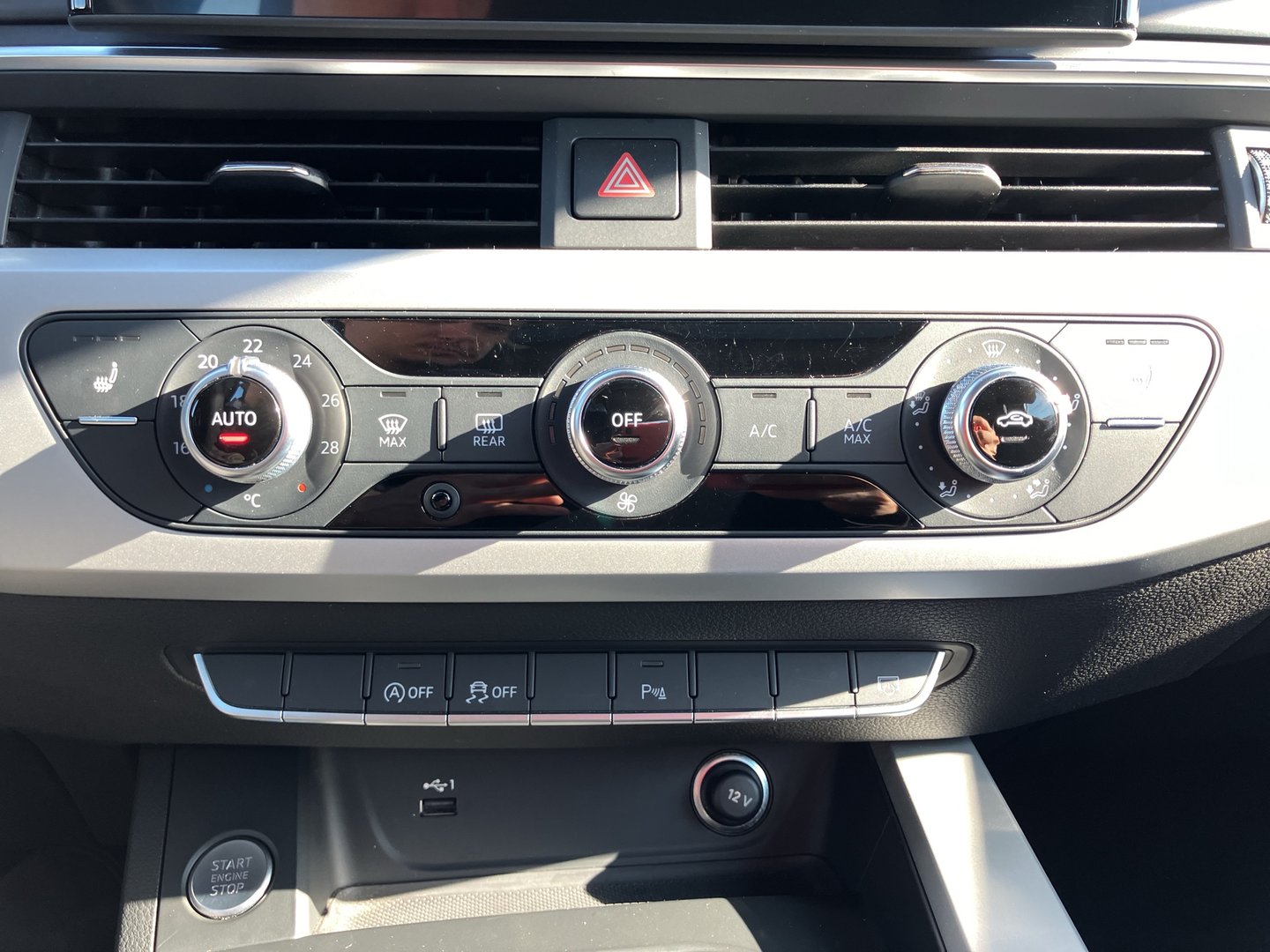 Audi A4 Avant 30 TDI | Bild 20 von 28